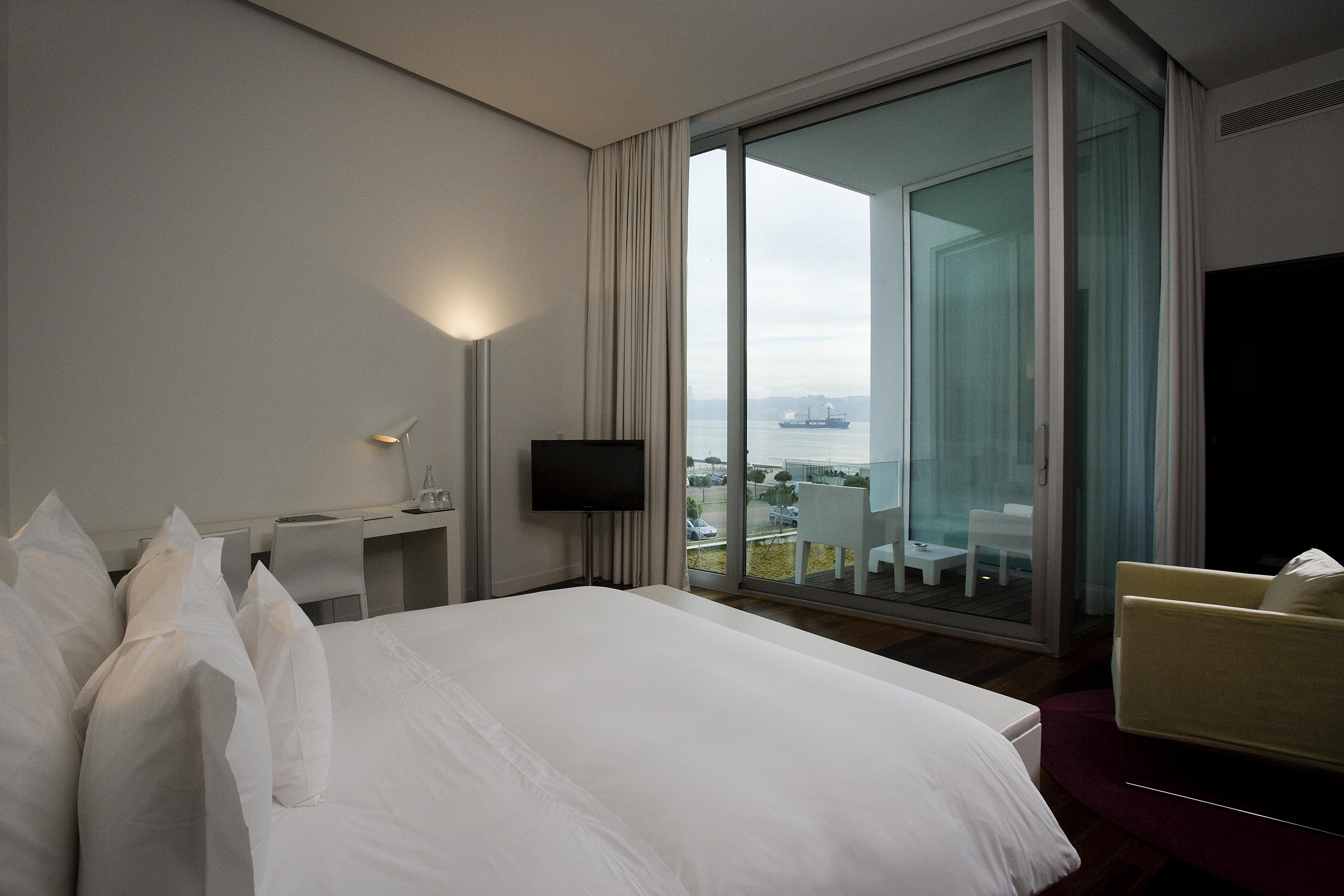 Altis Belem Hotel & Spa, A Member Of Design Hotels Lisboa 外观 照片 A room at the hotel