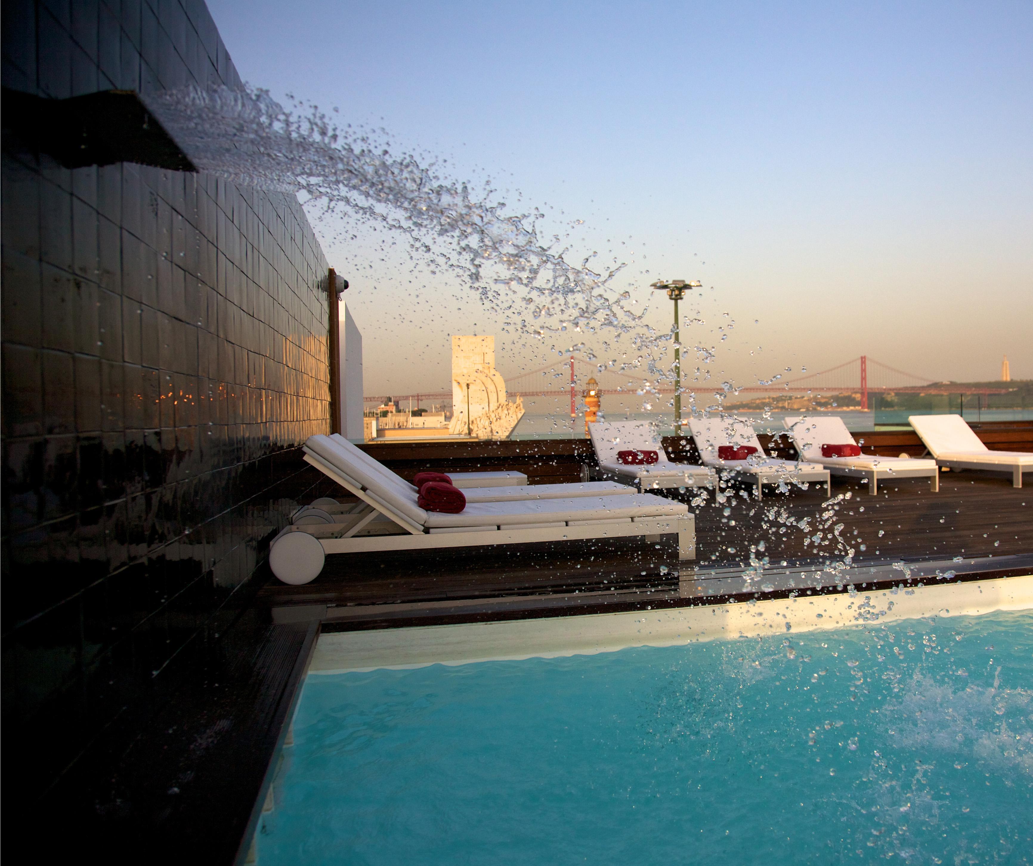 Altis Belem Hotel & Spa, A Member Of Design Hotels Lisboa 外观 照片 The pool at the Ritz-Carlton, Dubai