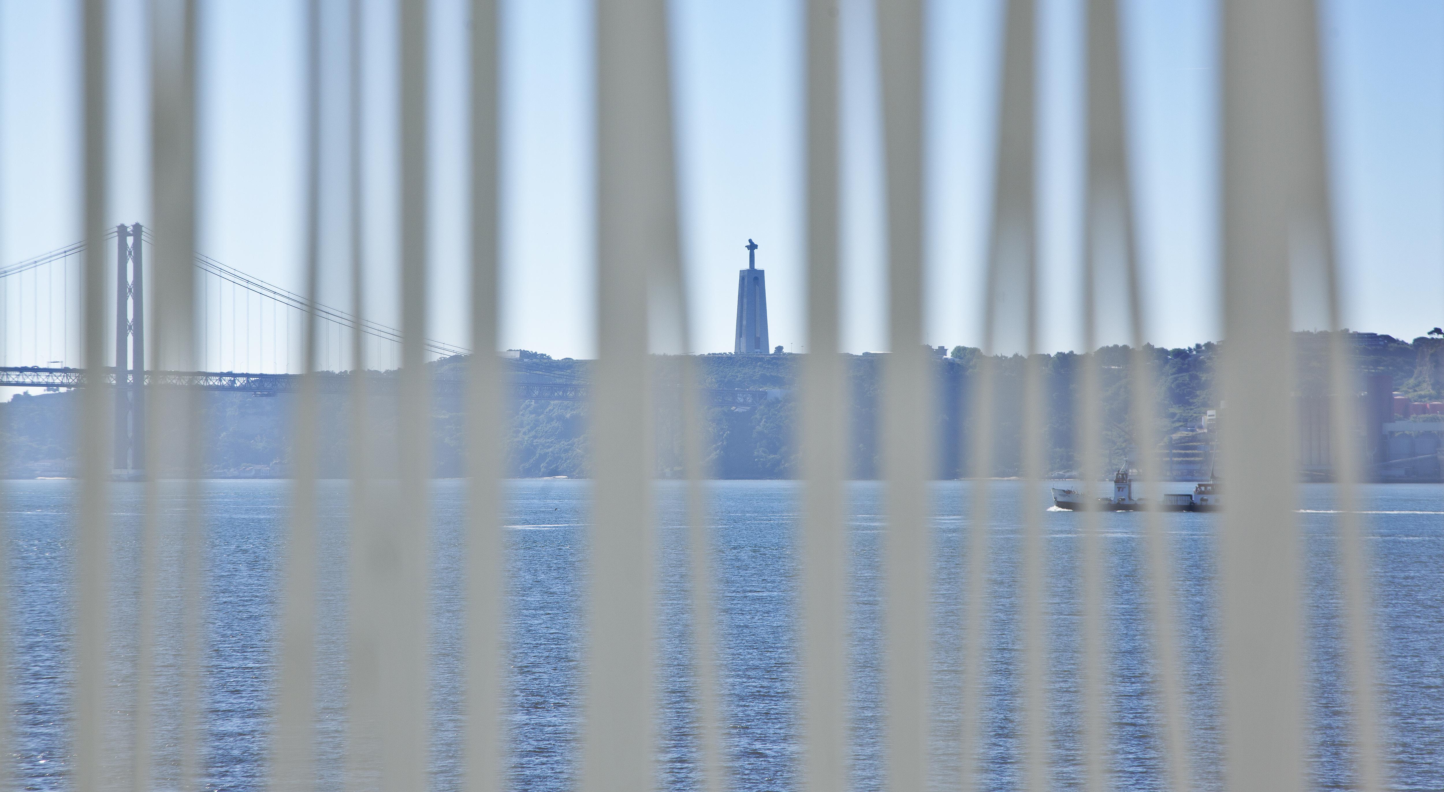 Altis Belem Hotel & Spa, A Member Of Design Hotels Lisboa 外观 照片 The lighthouse seen from the Staten Island Ferry