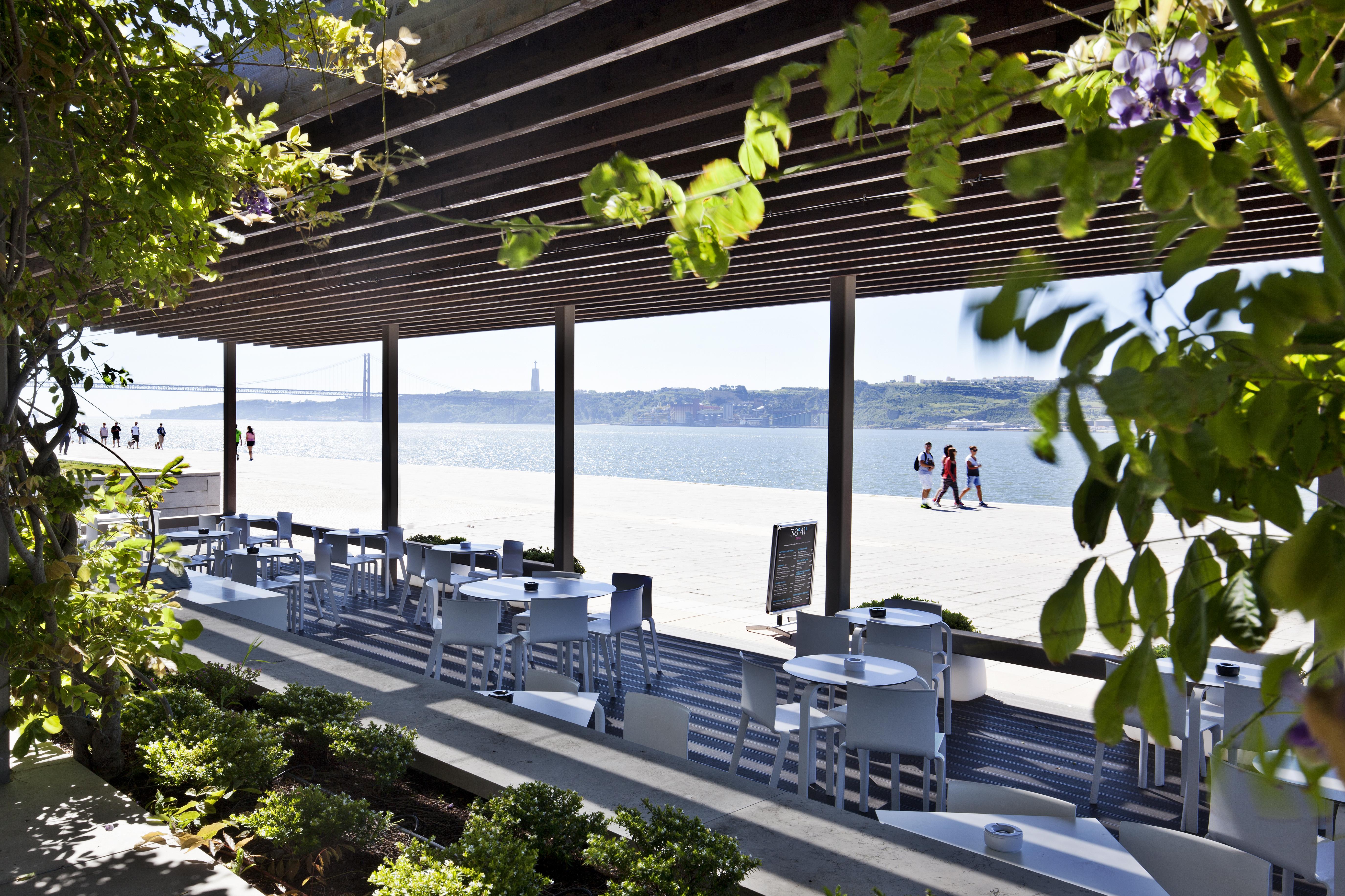 Altis Belem Hotel & Spa, A Member Of Design Hotels Lisboa 外观 照片 The restaurant at the Hotel de la Plage