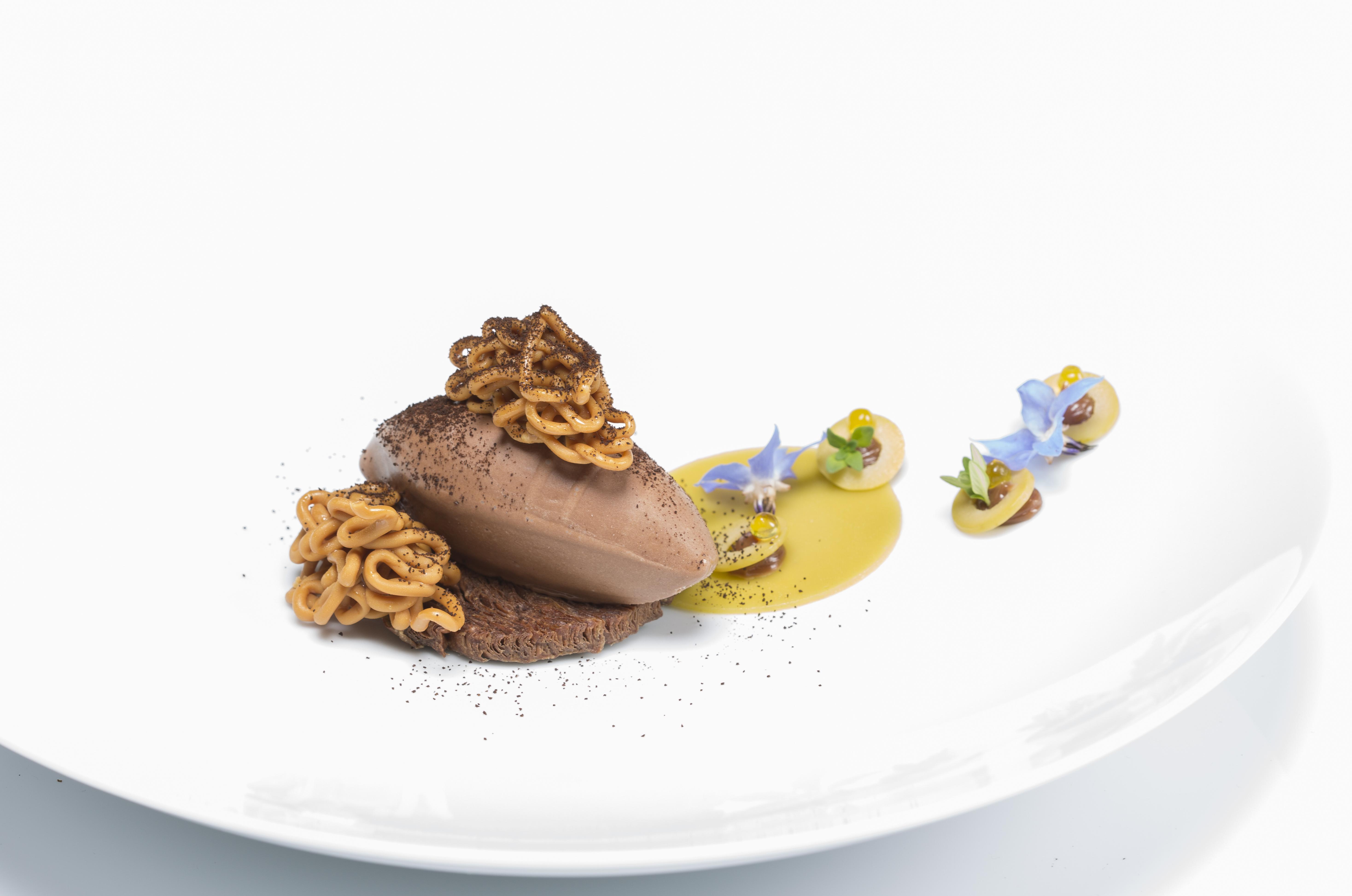 Altis Belem Hotel & Spa, A Member Of Design Hotels Lisboa 外观 照片 A chocolate dessert