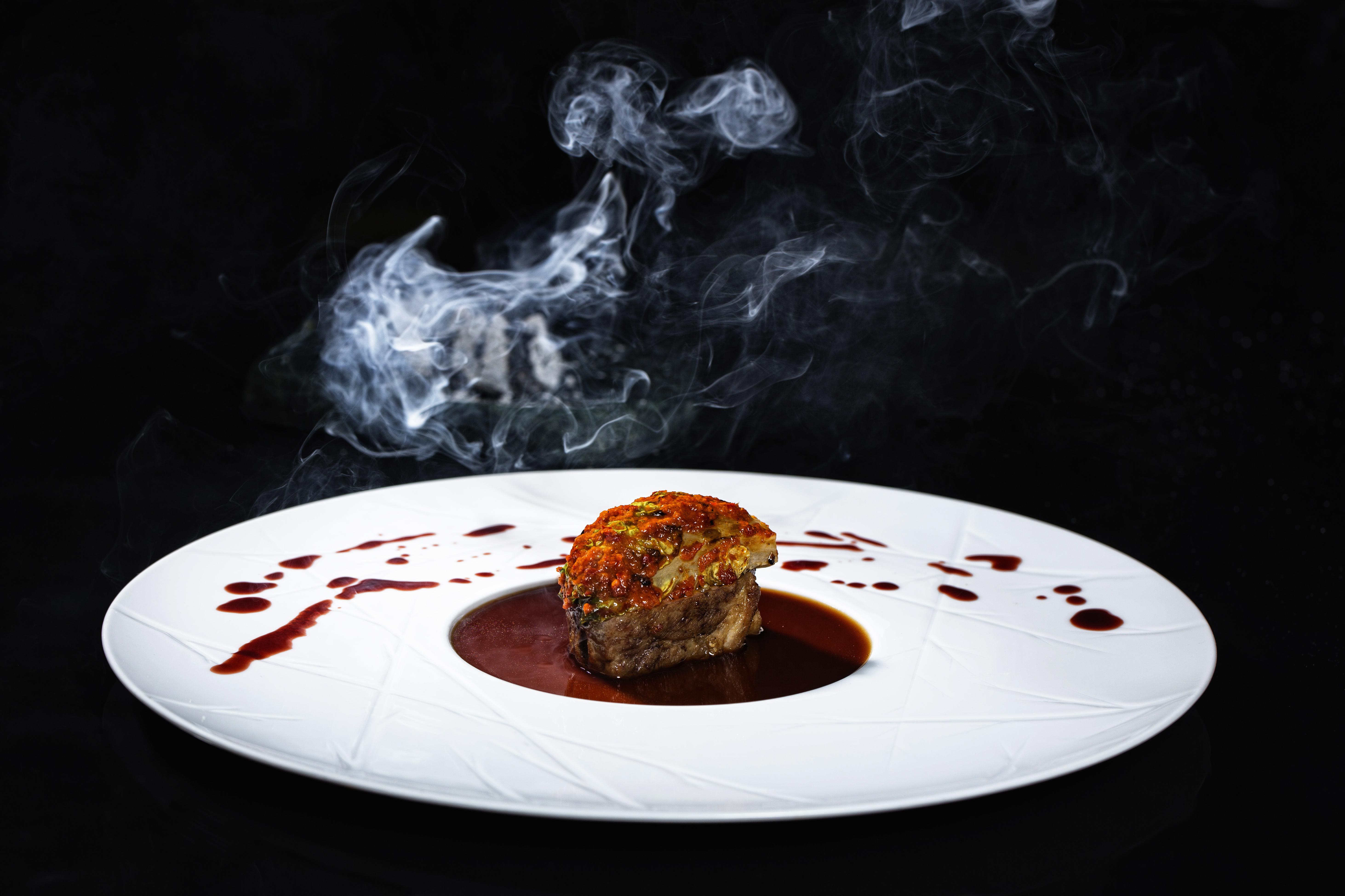 Altis Belem Hotel & Spa, A Member Of Design Hotels Lisboa 外观 照片 A modern French haute cuisine dish