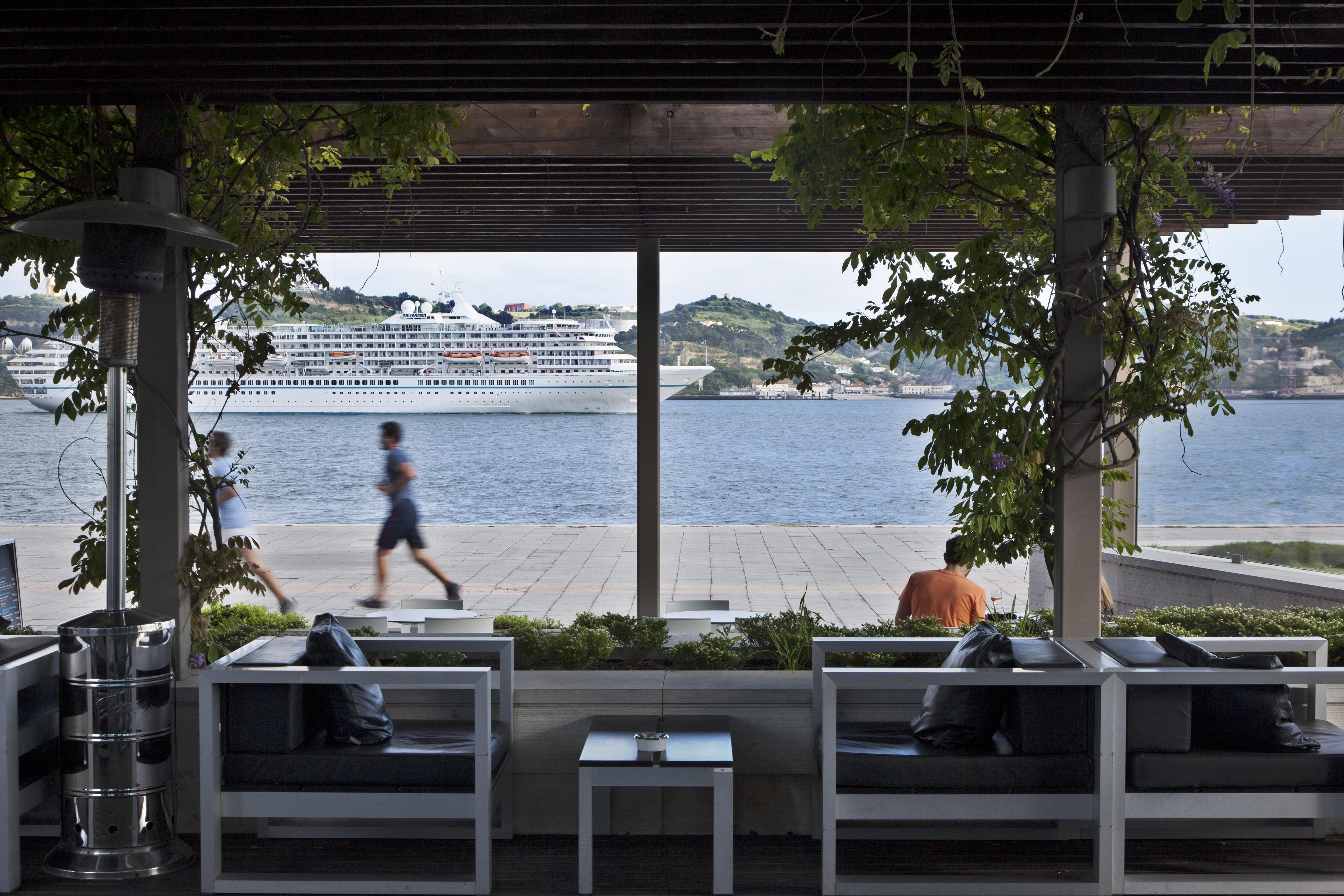 Altis Belem Hotel & Spa, A Member Of Design Hotels Lisboa 外观 照片 View of the port of Argostoli