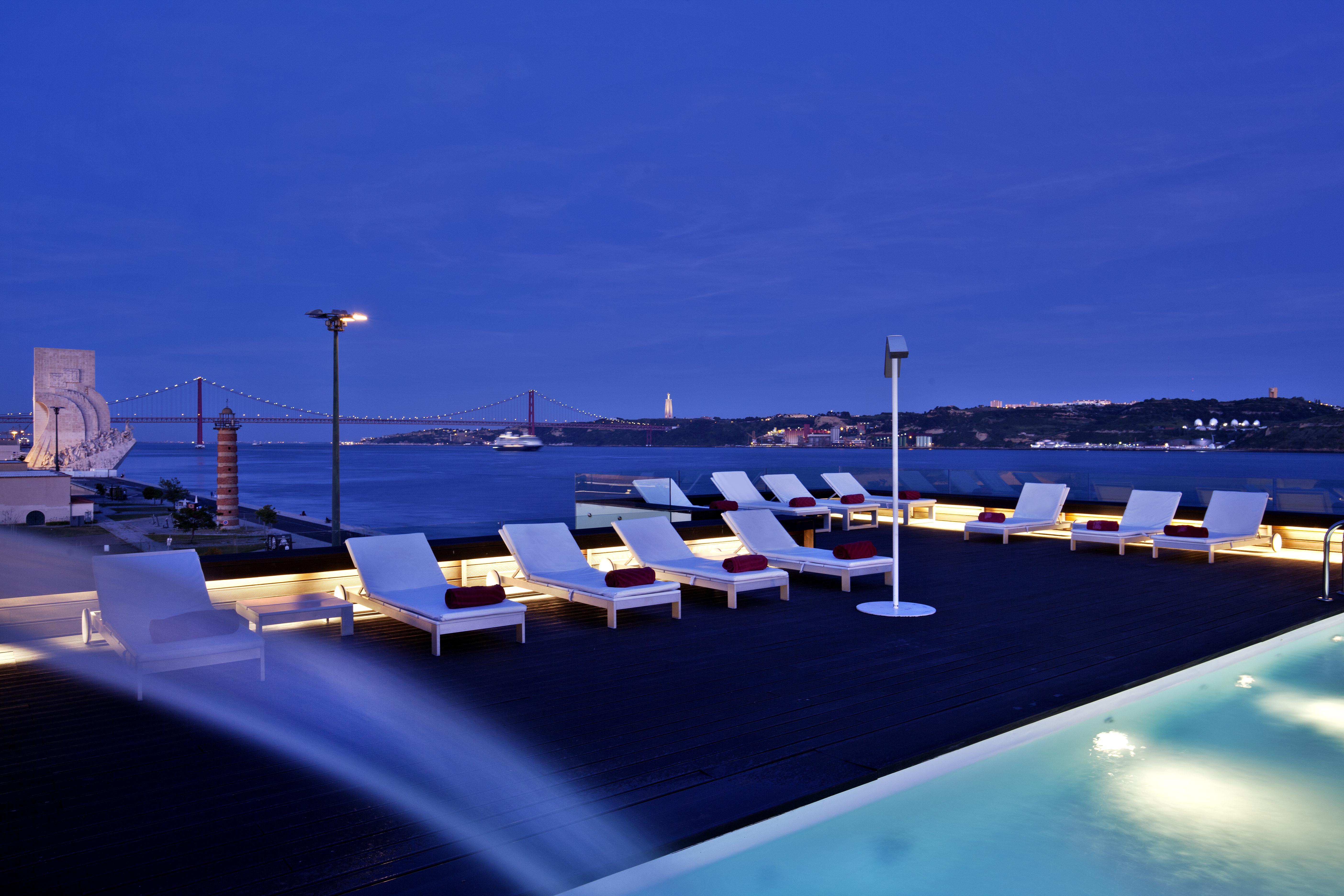 Altis Belem Hotel & Spa, A Member Of Design Hotels Lisboa 外观 照片 The pool at the Ritz-Carlton, Lisbon