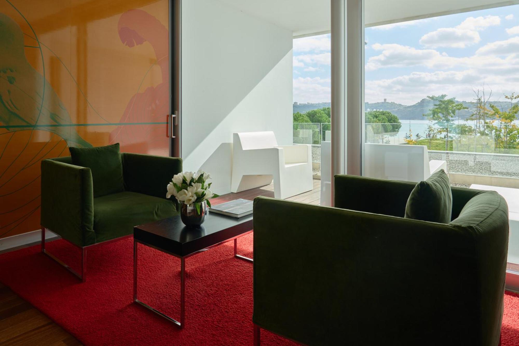 Altis Belem Hotel & Spa, A Member Of Design Hotels Lisboa 外观 照片 A suite at the Mandarin Oriental, Munich